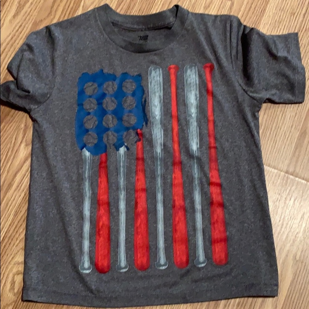 Baseball ⚾️ shirt boy’s size  small